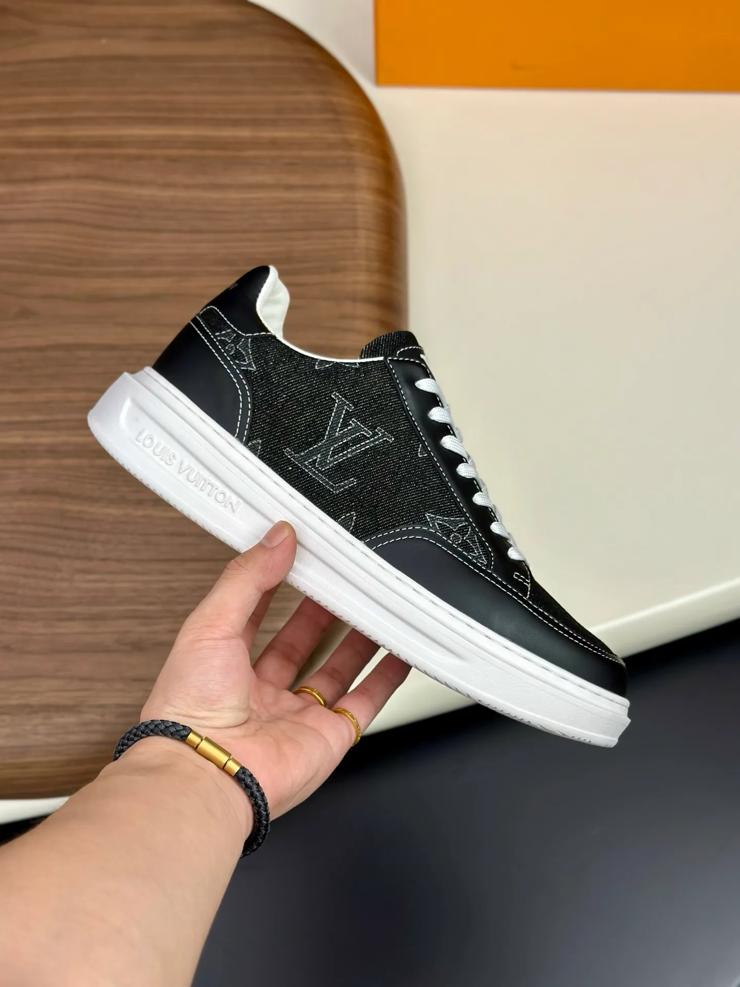 Men's shoes 💰740 Lv 🔍Top purchasing agent Louis Vuitton, sports sneakers counter synchronization, uppers imported from Italy, high-quality splicing colorful complex crafts, imported mesh pads are soft and comfortable, soles: original factory special soles, T men's shoes 💰U exclusive activity molded soles super comfortable, original factory and single goods, high quality, welcome to compare, code number 38-44 (customized 45 46)